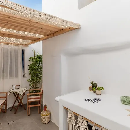 شقة Lithos Kostos